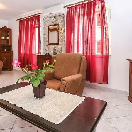 Apartman Luka Holiday home Kastela